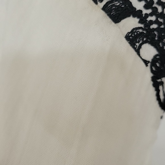 Misa Stella Embroidery Bohemian Top - Picture 6 of 13